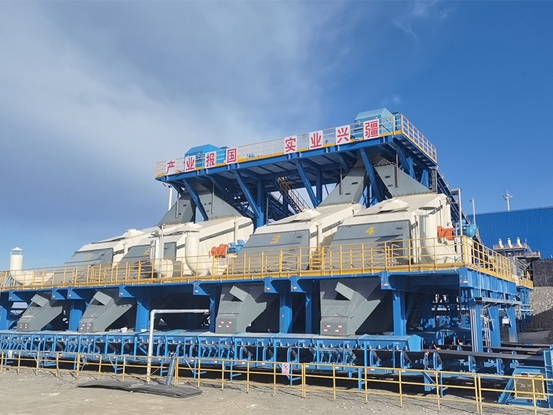 大型露天破碎站