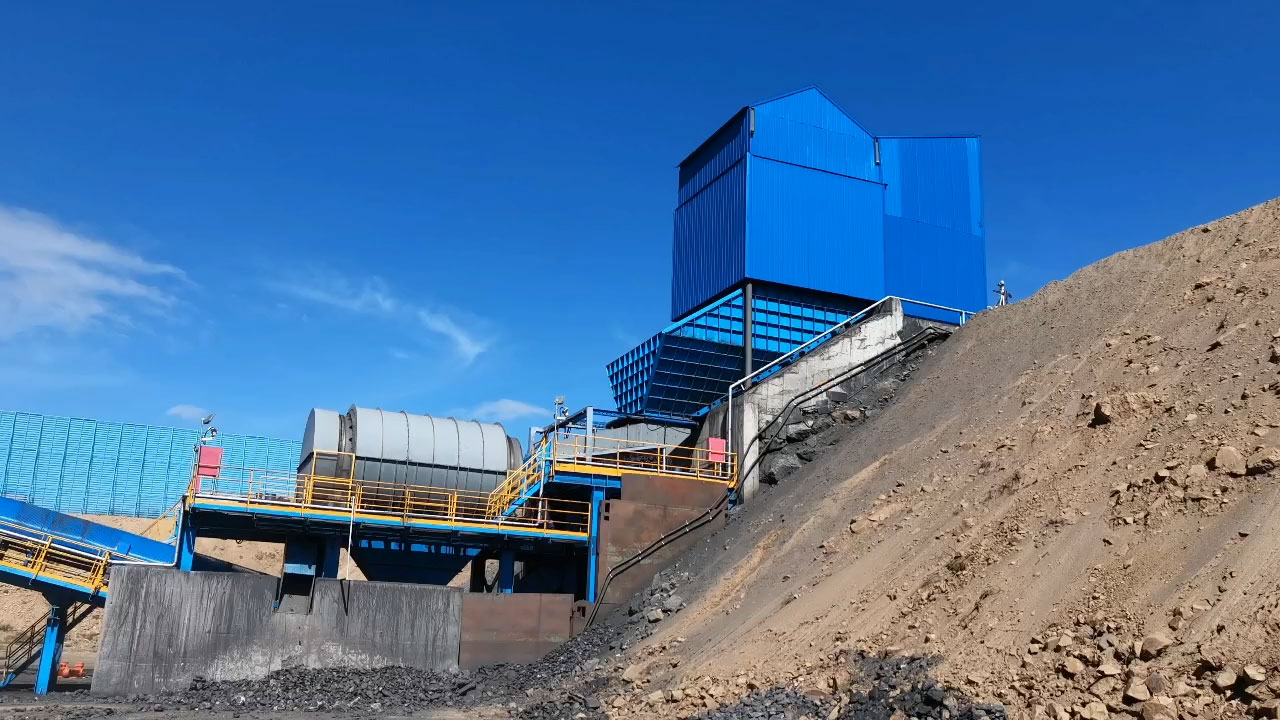 國(guó)能包頭能源水泉露天煤礦半固定式篩分破碎系統(tǒng)